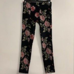 NWT: First Looks floral leggings